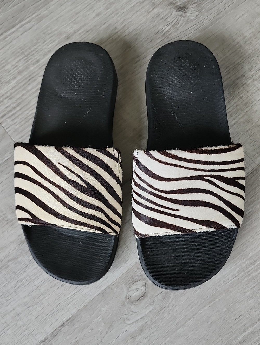 Womens Zebra Slides
